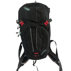 CamelBak Magic 70 oz / 2 L Hydration Pack Sports & Outdoors Hiking